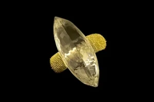 Crystal Lake - Gold-Plated Silver ring with Crystal Quartz