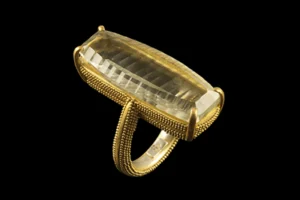 C.E.W.J.W. 3- Gold plated silver ring with aconcave-cut green amethyst C.E.W.J.W. 3: Gold plated silver ring with aconcave-cut green amethyst