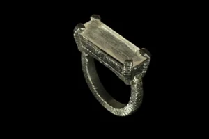 Cutting Edge:Ln 2 – Silver ring with Kunzite_ CUTTING EDGE/LN 2: Silver ring with Kunzite plated silver ring with kyanite