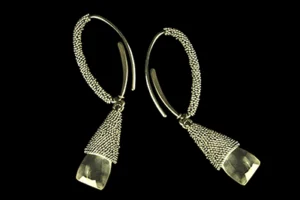 Hook Motion 1 – Silver Earrings with Crystal Quartz+ Hook Motion 1 - Silver Earrings with Crystal Quartz